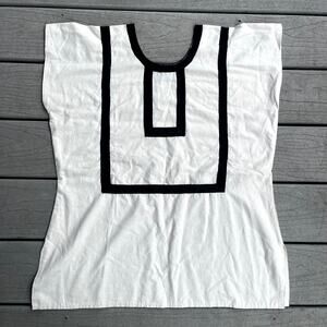 Item 57 Square shaped artisanal shop, Size L. Blouse